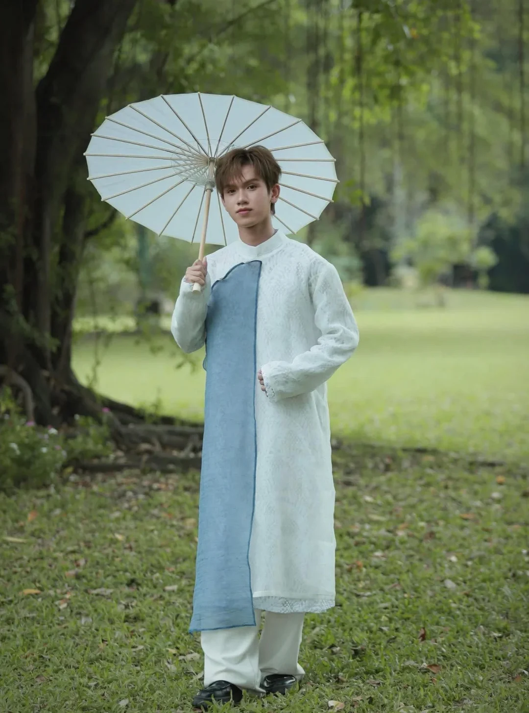 Ảnh 3 của Áo dài nam Magnus bay bổng