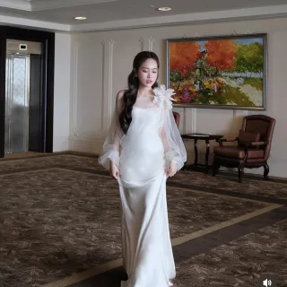 Photo 1 of Set váy lụa choàng hoa nữ