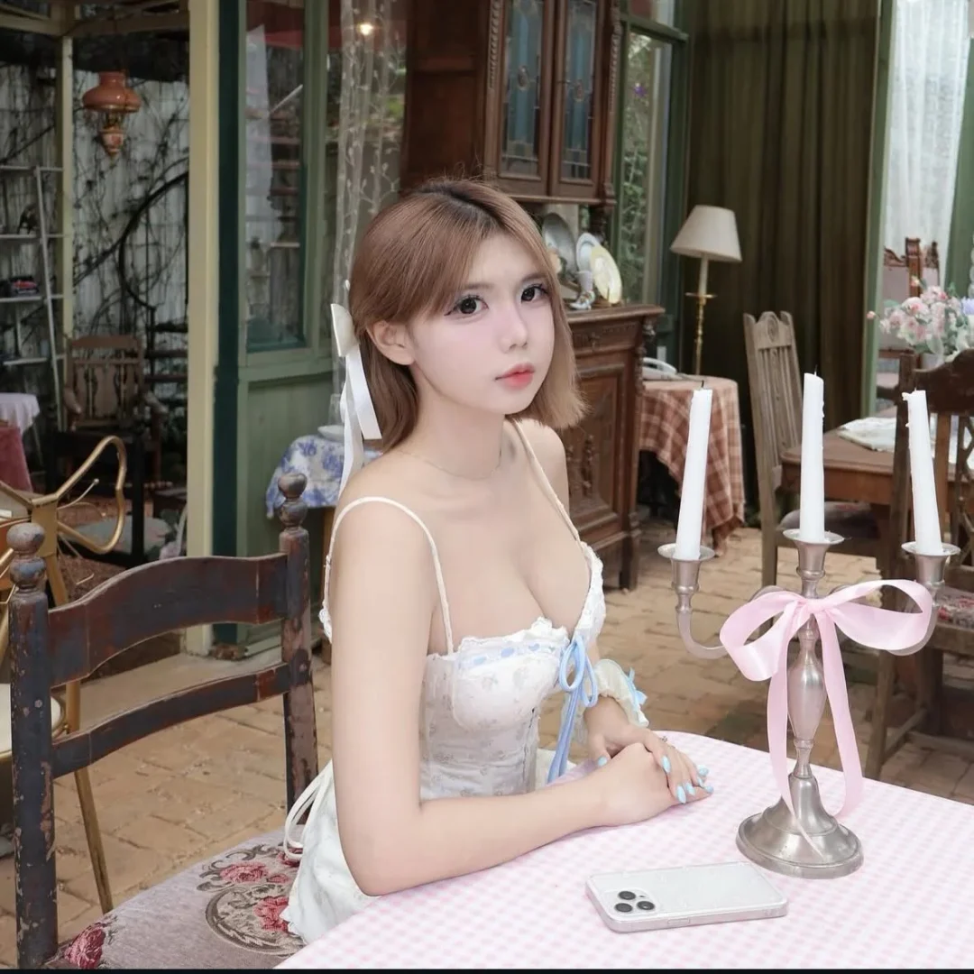 Photo 3 of Set áo corset chân váy sexy