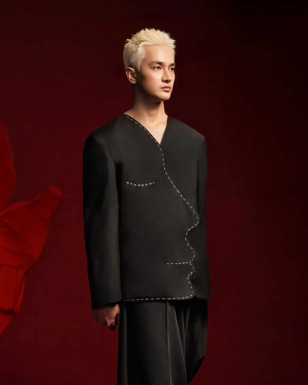 Photo 1 of Áo blazer đen thiết kế độc đáo