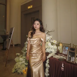 Photo 1 of Váy lụa trễ vai đi tiệc
