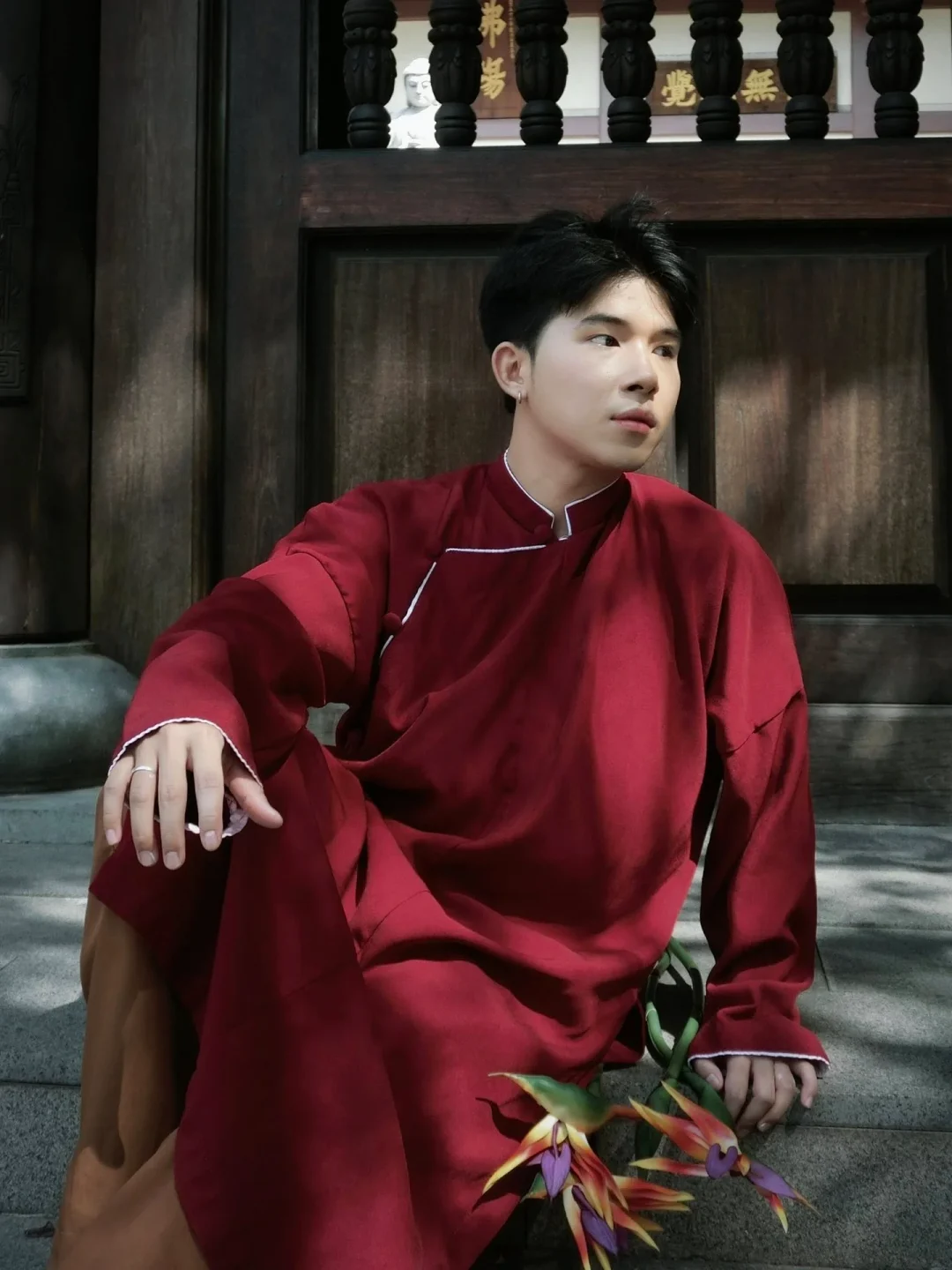 Photo 3 of Áo dài đỏ đô nam OAO