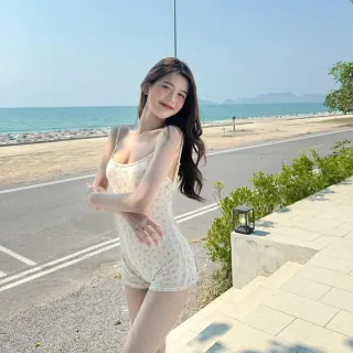 Photo 1 of Váy ôm body đi biển