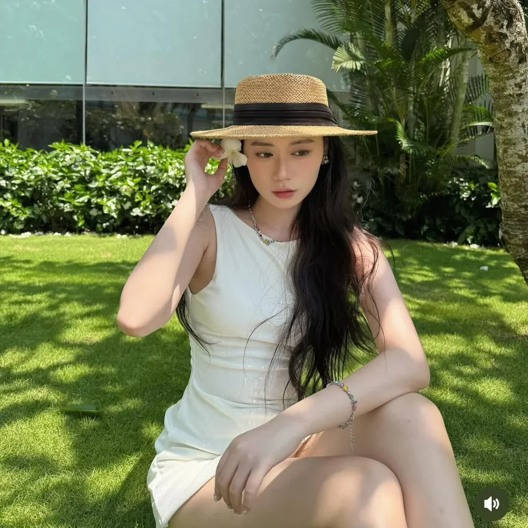 Photo 6 of Váy body basic hở lưng