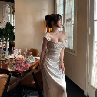 Ảnh 1 của Váy lụa kèm khăn choàng
