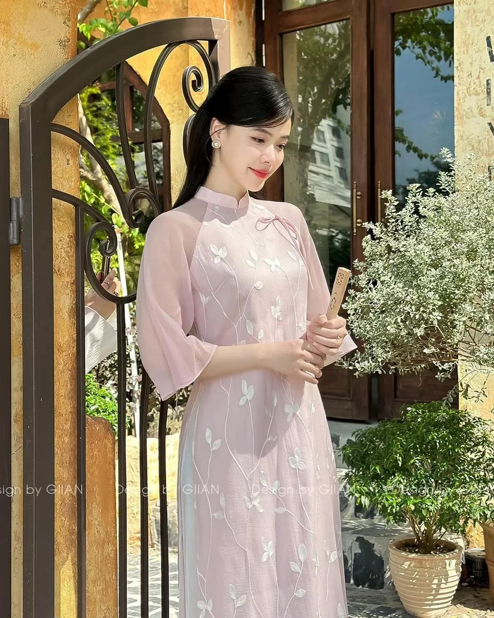 Photo 3 of Set áo dài hồng thêu hoa