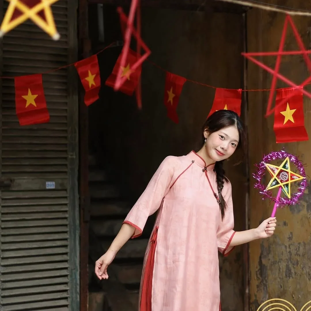 Photo 2 of Váy thuê LÈNG DÈNG