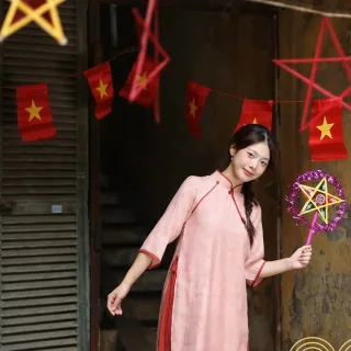 Photo 2 of Váy thuê LÈNG DÈNG