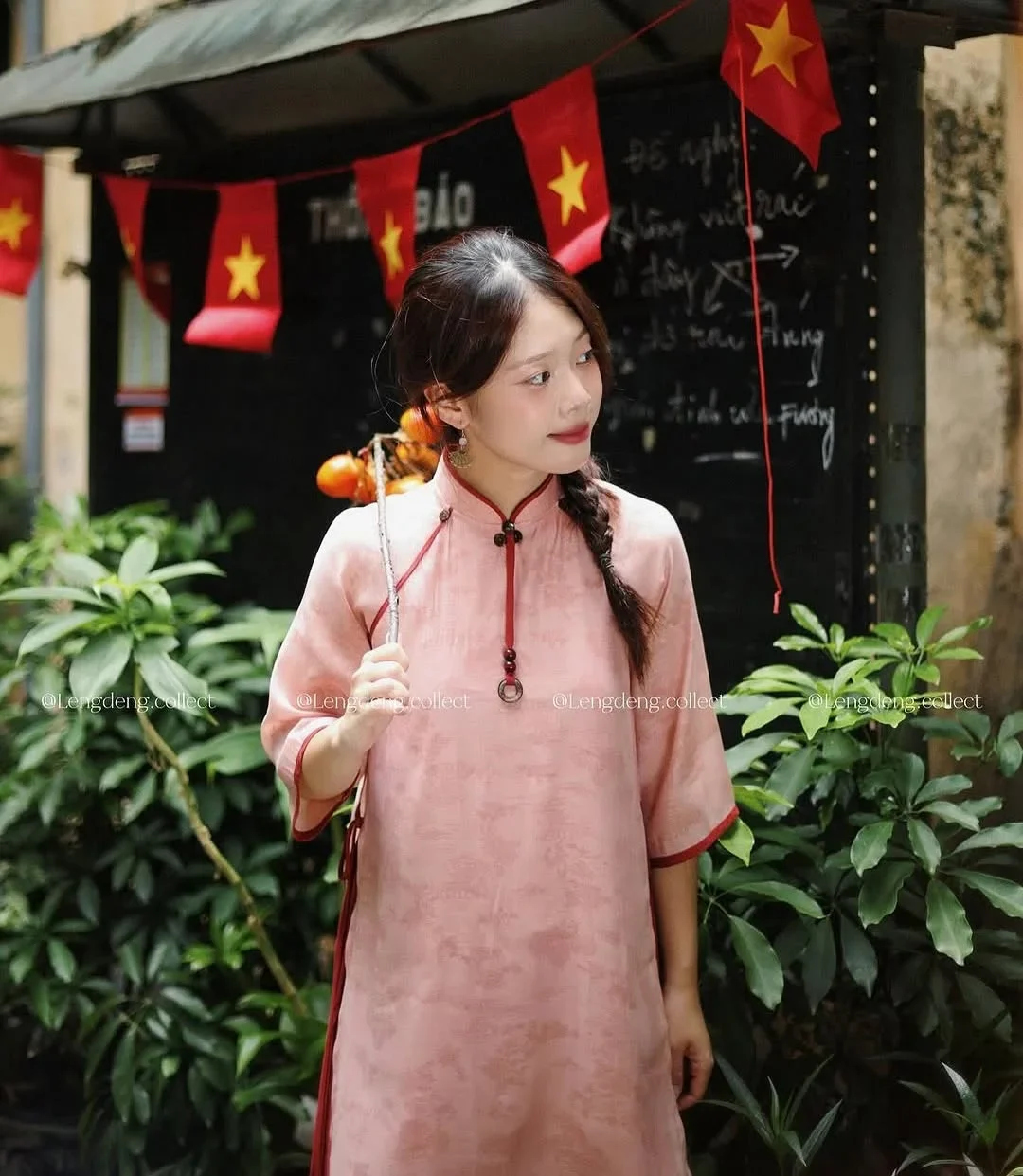Photo 3 of Váy thuê LÈNG DÈNG
