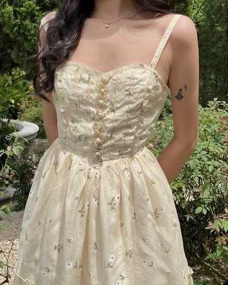 Photo 4 of Váy Eurelia Dress