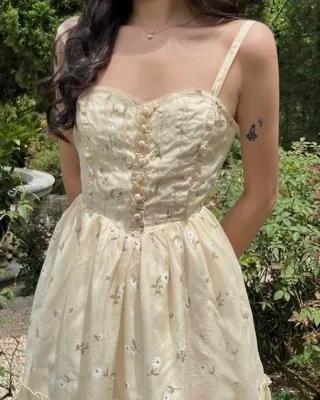 Photo 4 of Váy Eurelia Dress