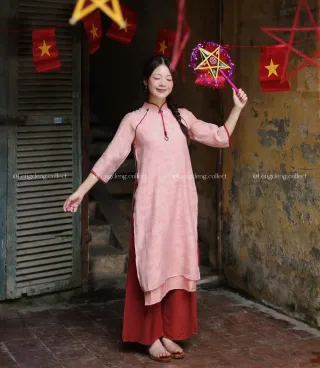 Photo 1 of Váy thuê LÈNG DÈNG