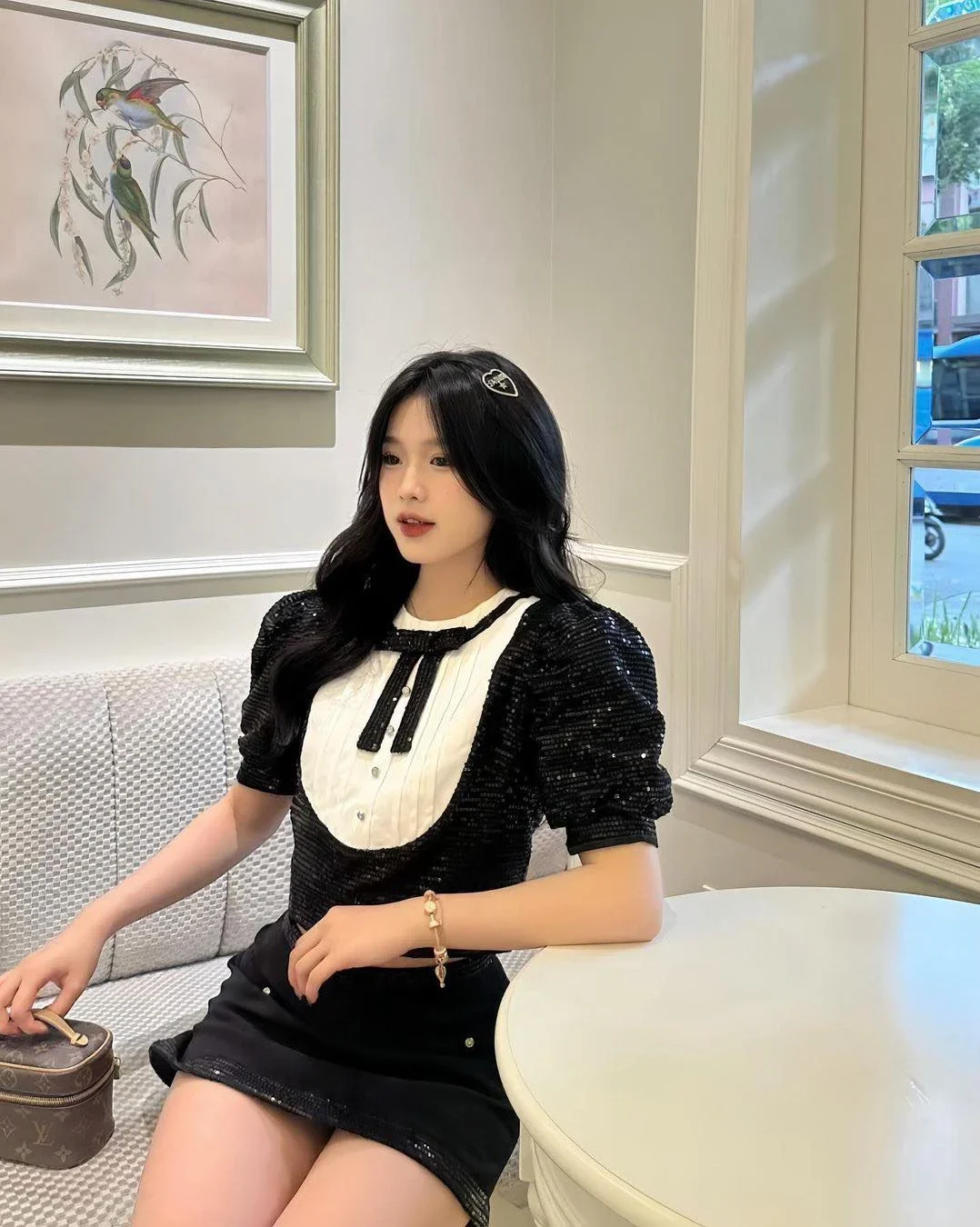 Photo 2 of Set áo váy Mon Cheri nữ
