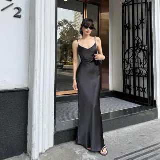 Ảnh 2 của Váy lụa cut lưng nữ