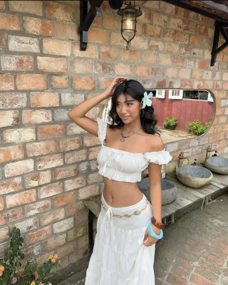 Ảnh 4 của Set áo và chân váy Doris Fiona