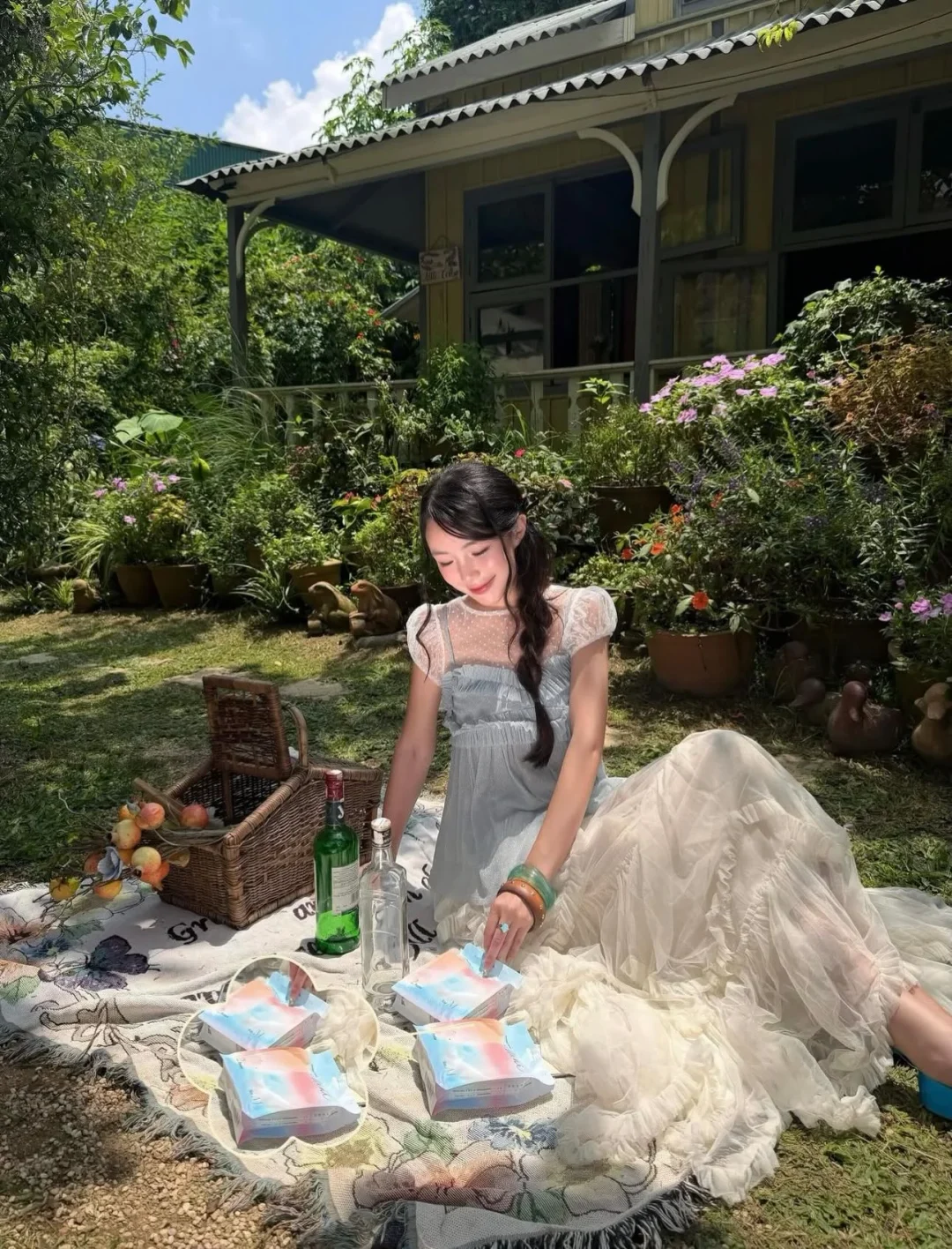 Ảnh 2 của Full set váy trắng freesize