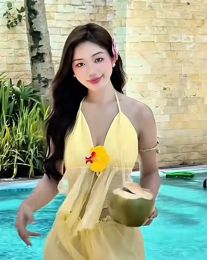 Photo 8 of Váy nữ OCEAN SUMMER vàng