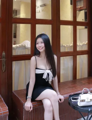Ảnh 2 của Váy đen OCEAN SUMMER