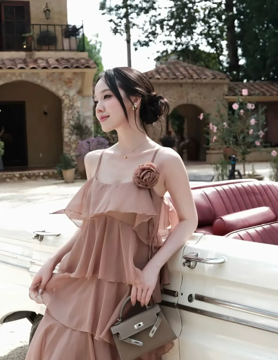 Ảnh 1 của Váy thiết kế màu vàng nâu