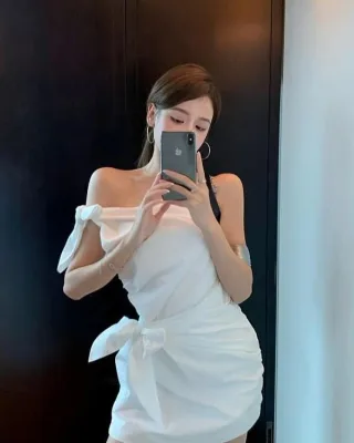 Ảnh 2 của Đầm mini trắng một vai hottrend