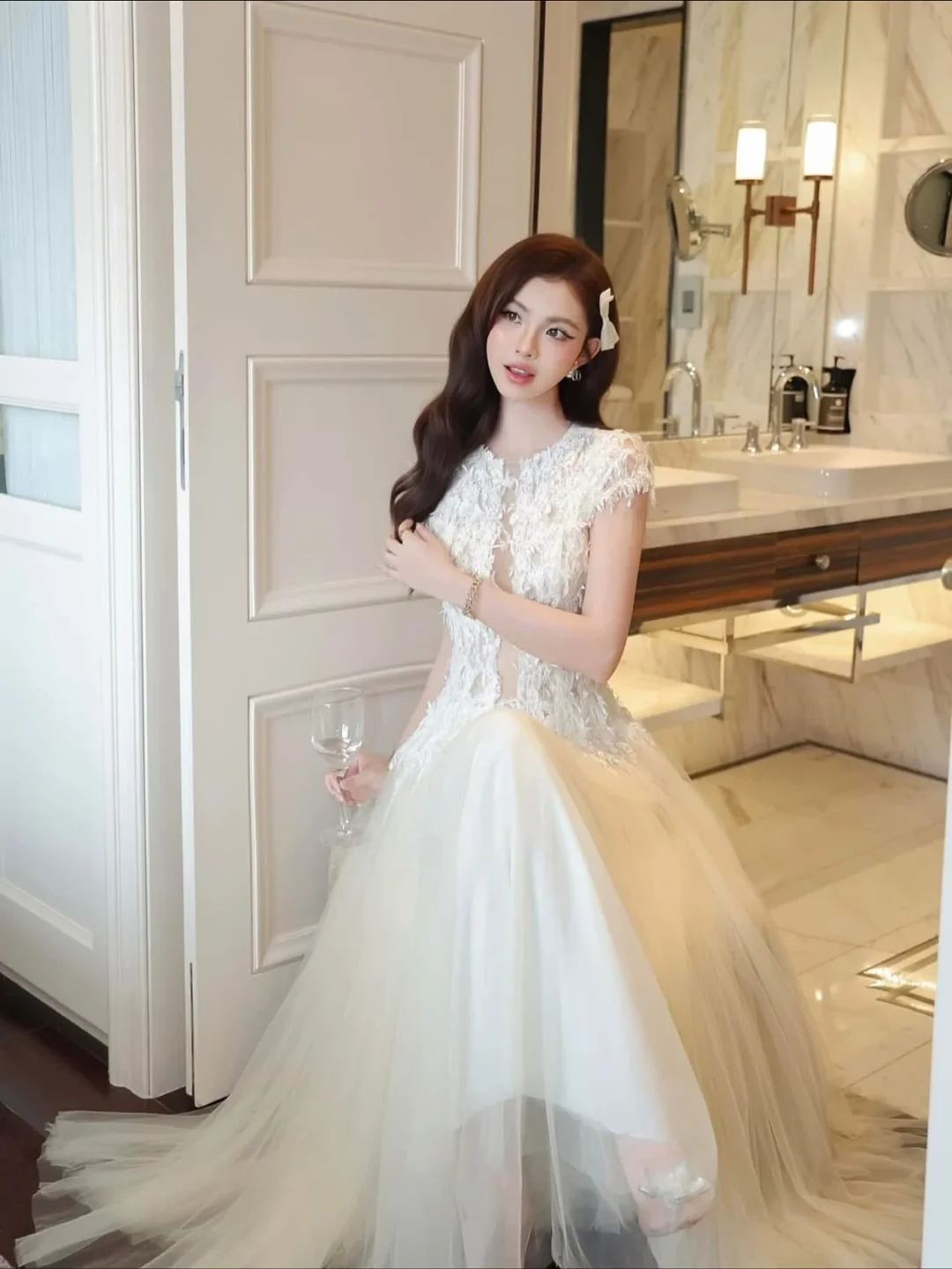 Ảnh 1 của Váy maxi trắng ren nữ sang trọng
