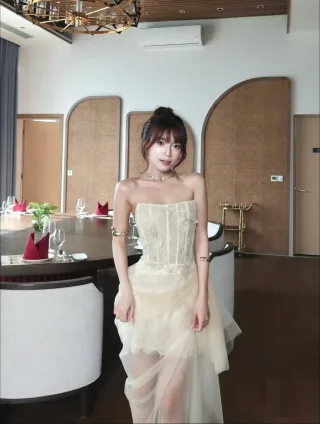 Photo 2 of Đầm tiệc ren corset kem Chouchou size M