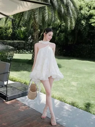 Ảnh 3 của Đầm hoa trắng ngắn hot trend nữ