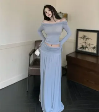 Ảnh 3 của Set áo crop trễ vai chân váy xám nữ