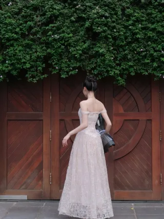 Ảnh 2 của Váy ren maxi trễ vai màu kem size S/M
