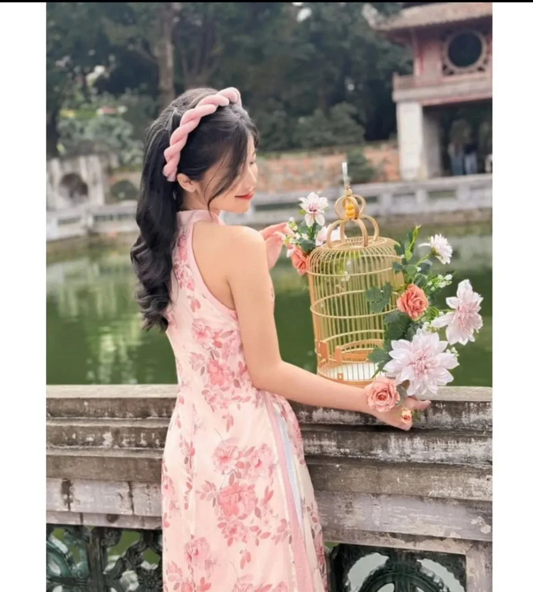 Ảnh 2 của Yếm hồng hoa văn chụp ảnh trung thu