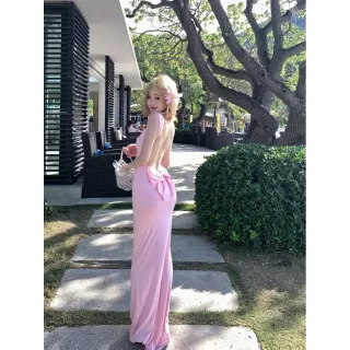 Photo 2 of Váy maxi hồng lụa ôm sát nữ