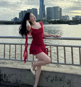 Ảnh 3 của Đầm đỏ mini bèo vai nữ size S M