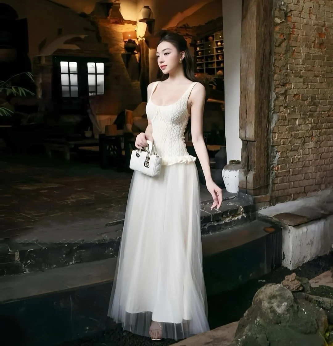 Ảnh 2 của Đầm maxi ren peplum trắng nữ