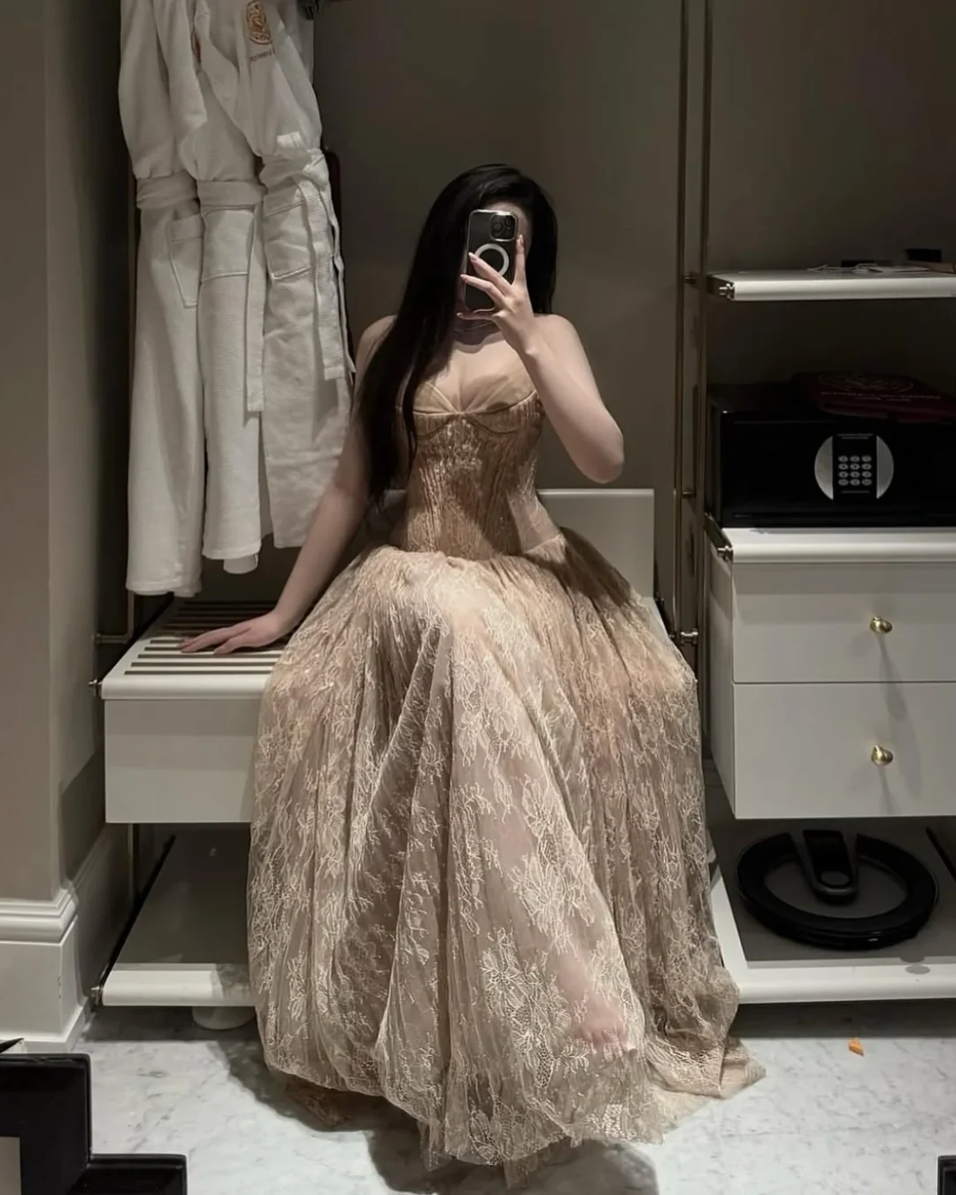Ảnh 1 của Đầm dạ hội ren be size M