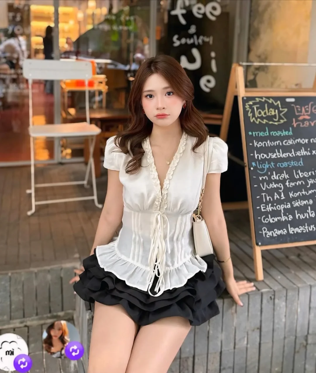 Ảnh 1 của Set blouse trắng chân váy xếp nếp nữ