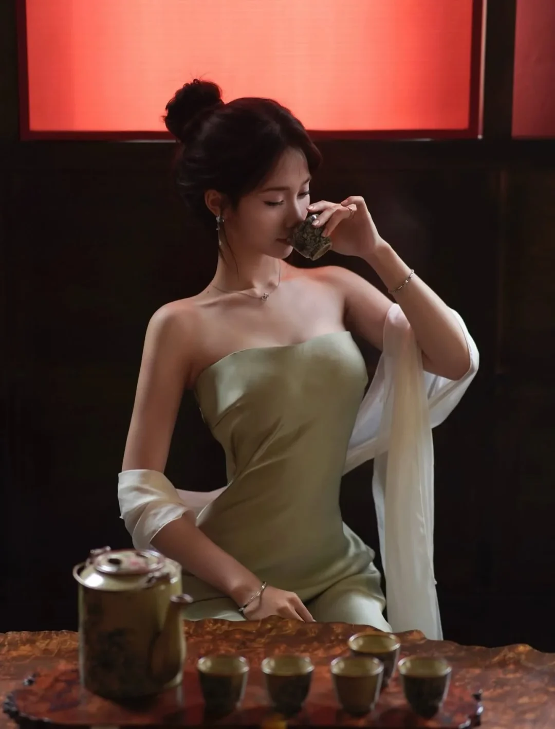 Photo 1 of Váy cúp ngực lụa xanh nhạt nữ
