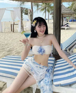 Photo 2 of Set bikini ren hoa trắng nữ