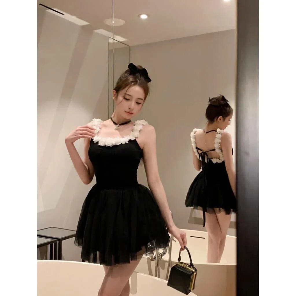 Ảnh 3 của Đầm mini đen phối hoa trắng nữ
