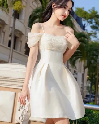 Photo 3 of Đầm trắng kem trễ vai sang trọng nữ