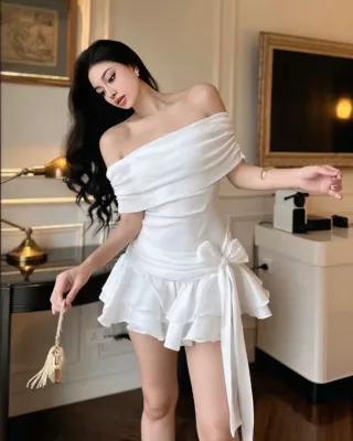 Photo 1 of Đầm trắng trễ vai nơ bèo size S
