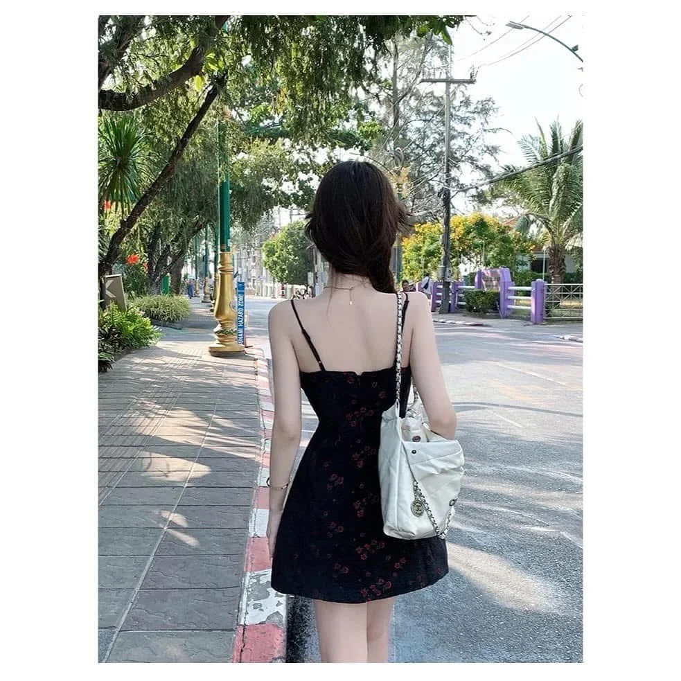 Ảnh 3 của Váy mini hai dây hoa nhí đen nữ