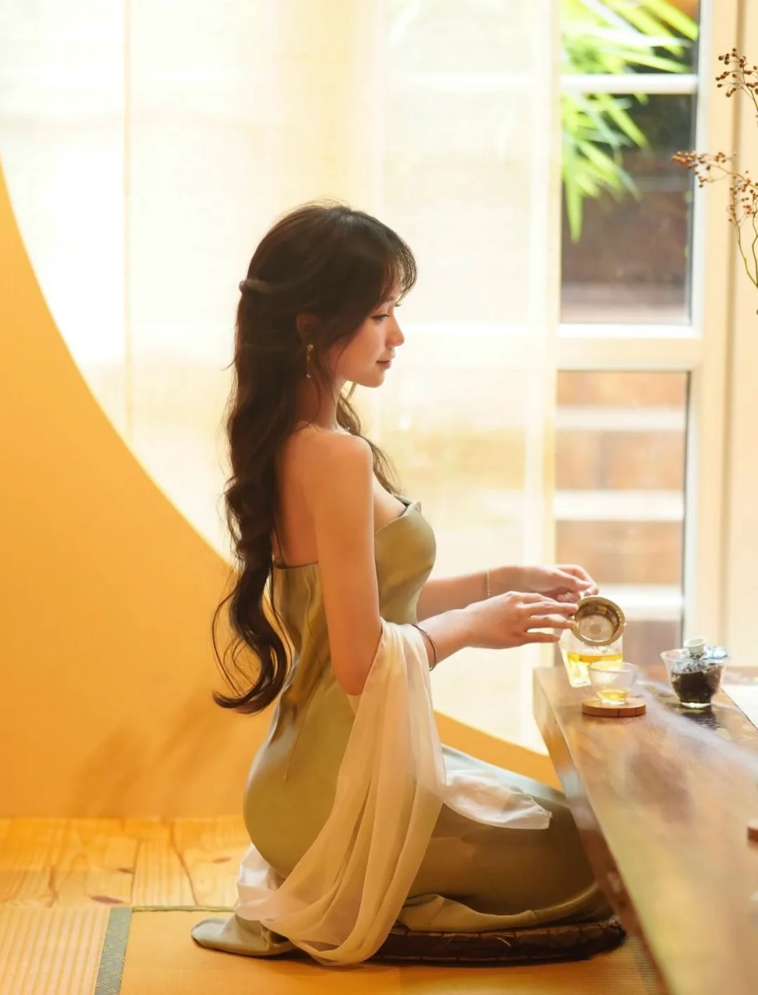 Photo 4 of Váy cúp ngực lụa xanh nhạt nữ