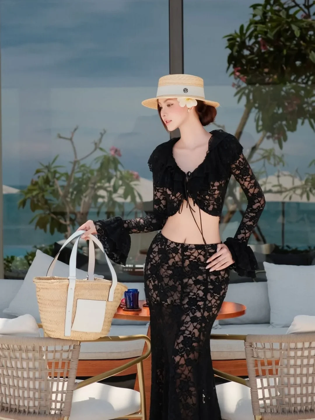 Ảnh 1 của Set ren đen croptop váy dài nữ