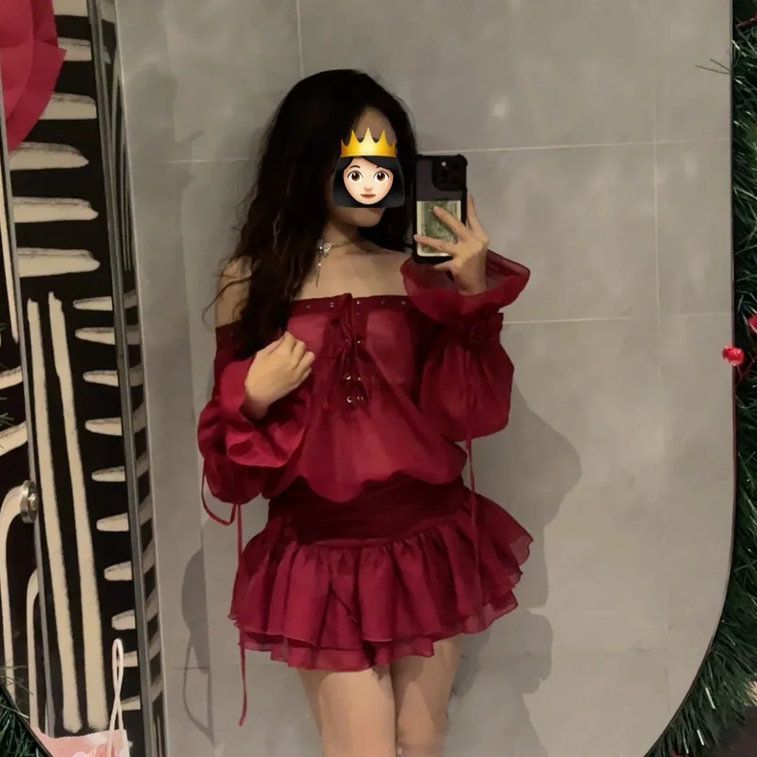 Photo 2 of Set áo váy đỏ trễ vai nữ
