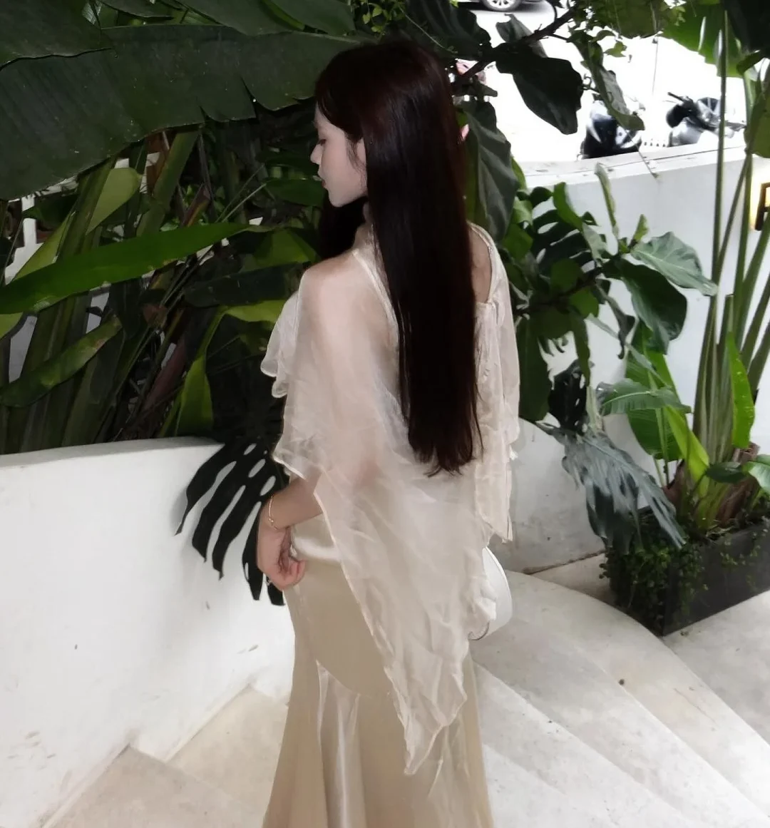 Photo 4 of Váy dạ hội trắng dài nữ sang trọng