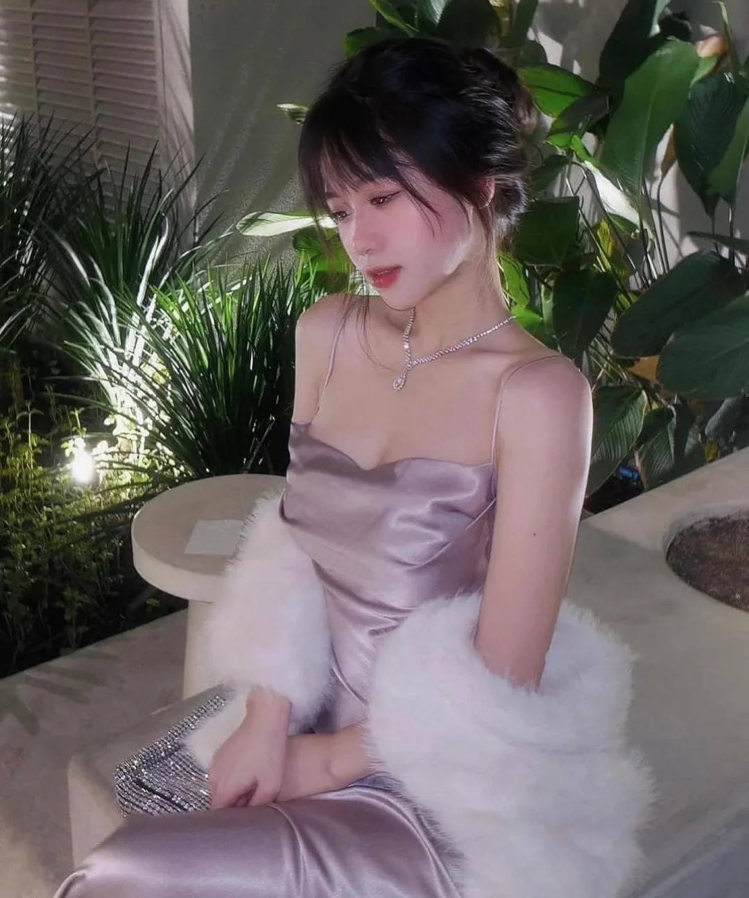 Photo 2 of Váy lụa hồng nude dài nữ sang trọng