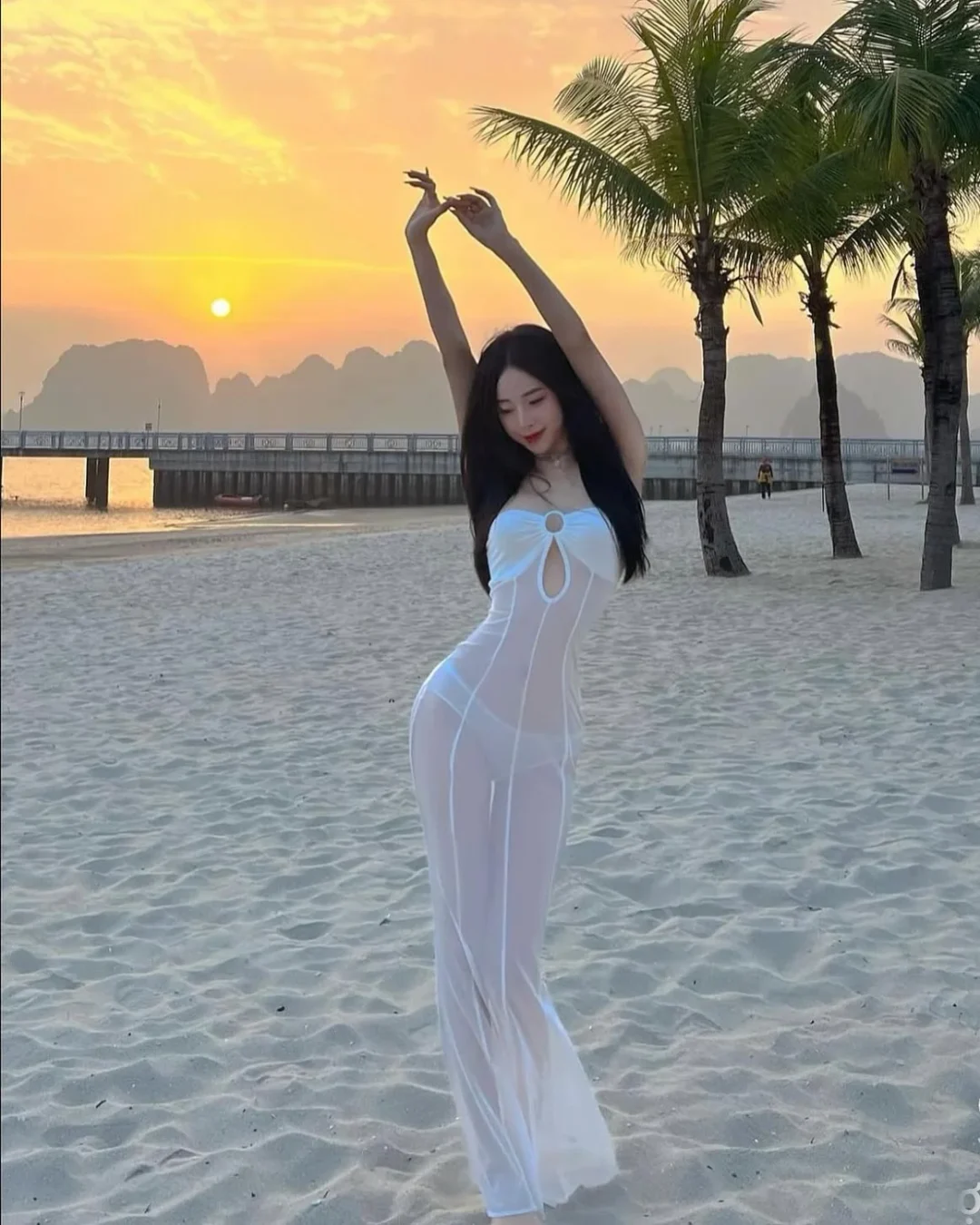 Photo 2 of Váy lưới trắng cut-out bodycon nữ