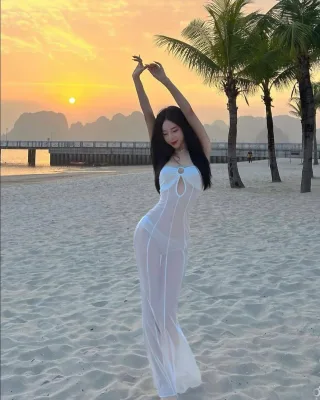 Photo 2 of Váy lưới trắng cut-out bodycon nữ