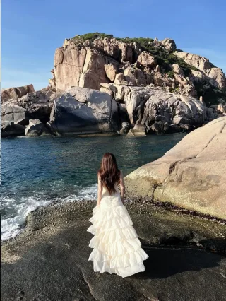 Photo 2 of Váy cưới trắng bồng bềnh voan xòe