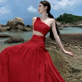 Ảnh 2 của Váy maxi đỏ cut-out voan cho thuê